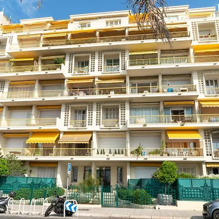 Apartmán Beachfront Promenade Des *