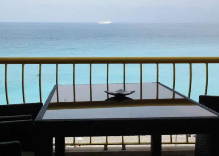 Beachfront Promenade Des Apartment Nizza