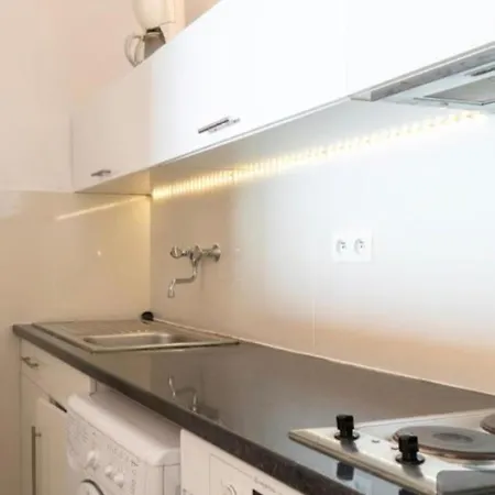 Beachfront Promenade Des * Nicea